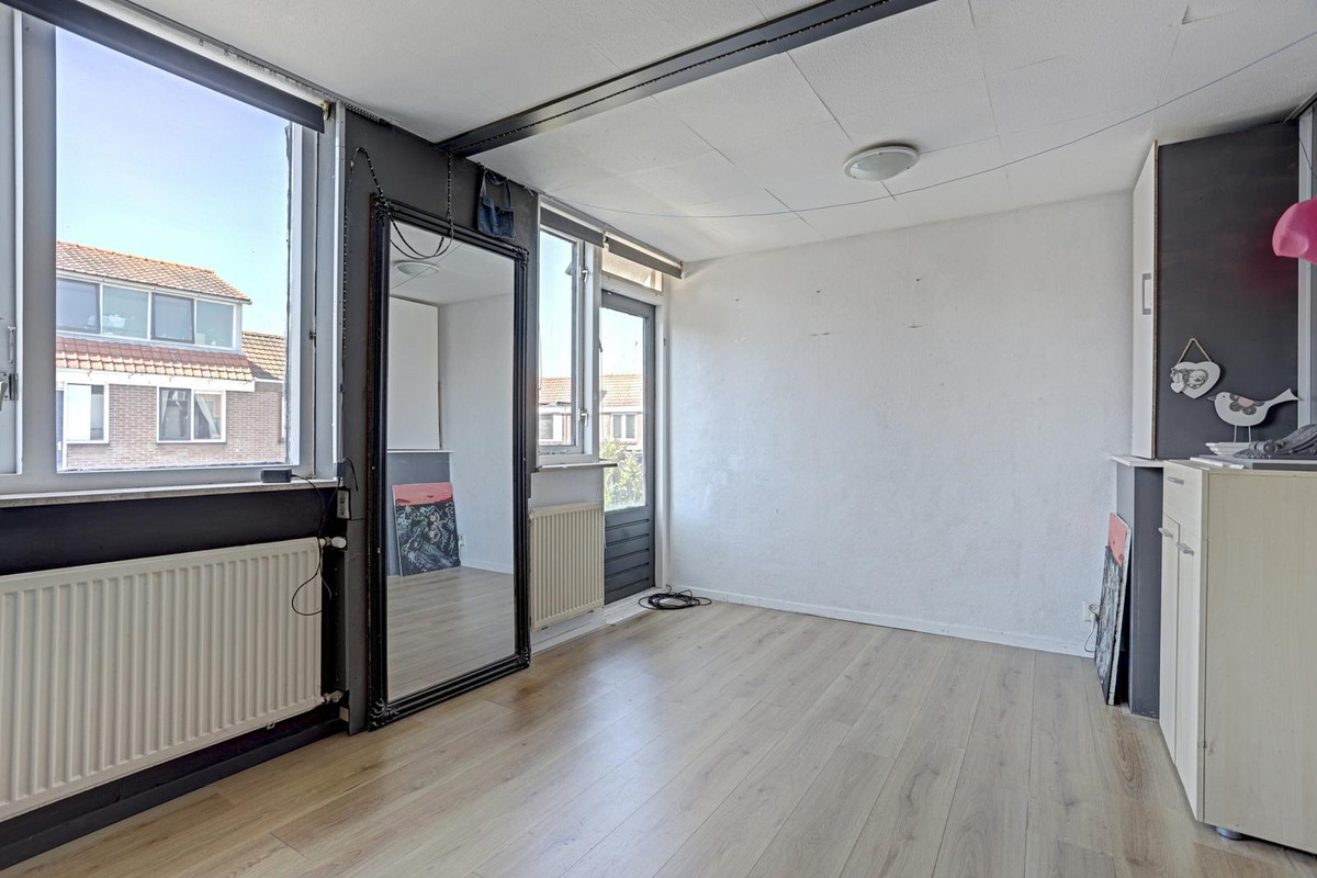Tussenwoning te koop: Emmastraat 26, De Lier