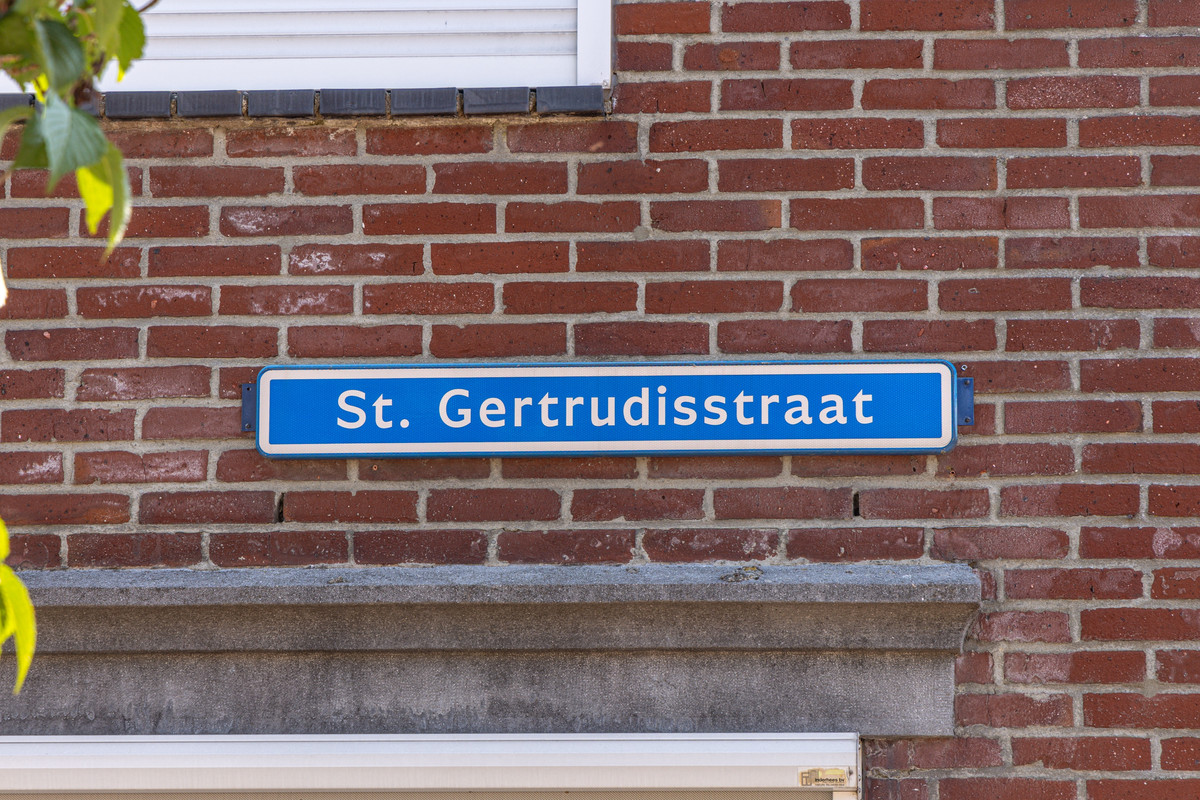 Hoekwoning te koop: Sint Gertrudisstraat 2, Maasbracht