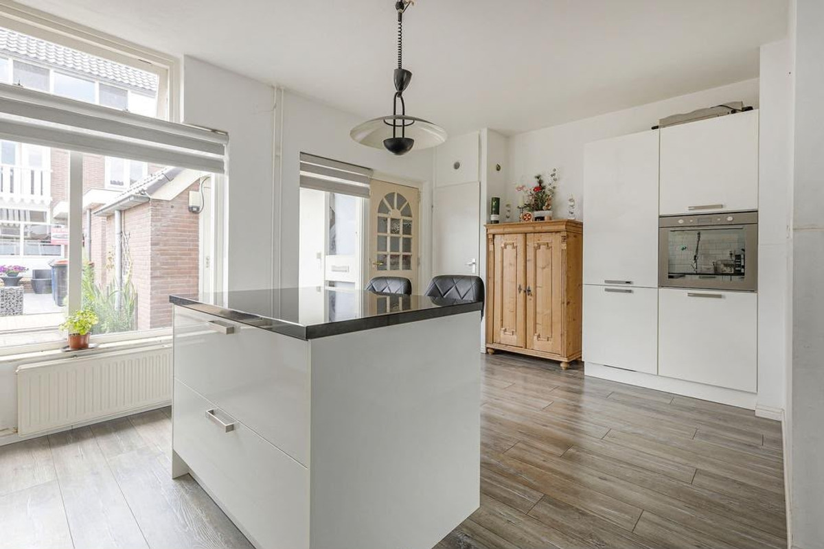 Hoekwoning te koop: Achterwerf 97, Almere