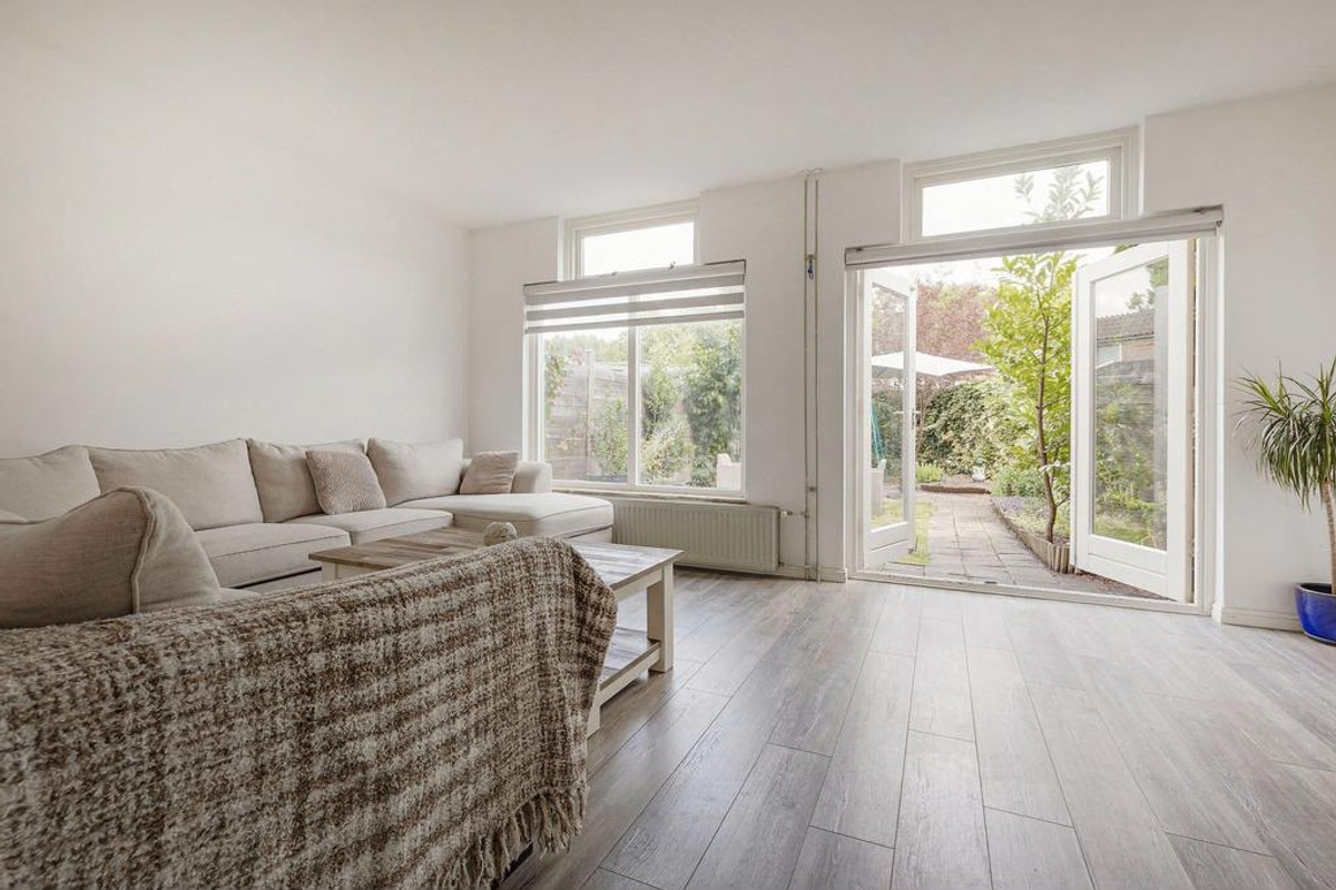 Hoekwoning te koop: Achterwerf 97, Almere