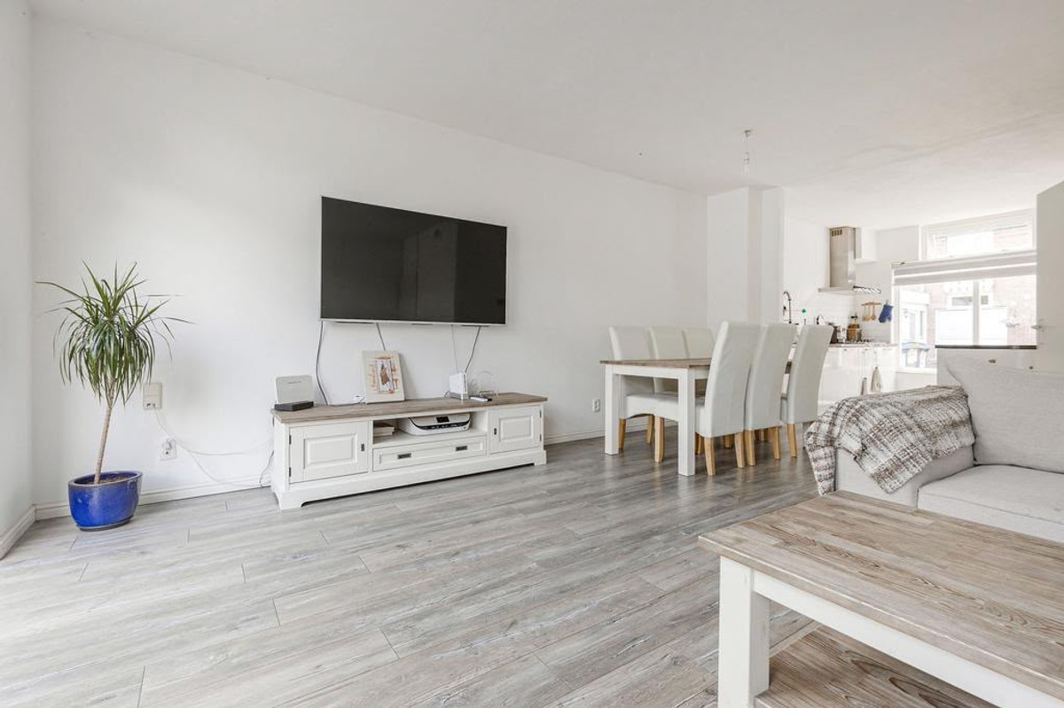 Hoekwoning te koop: Achterwerf 97, Almere