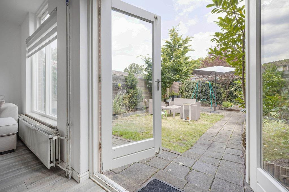 Hoekwoning te koop: Achterwerf 97, Almere