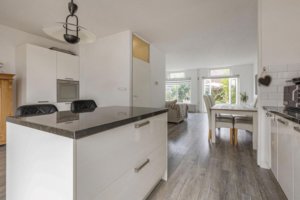 Hoekwoning te koop: Achterwerf 97, Almere