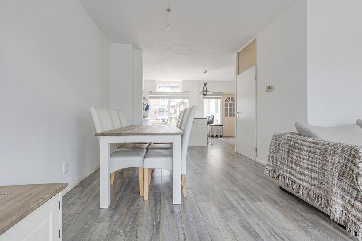 Hoekwoning te koop: Achterwerf 97, Almere