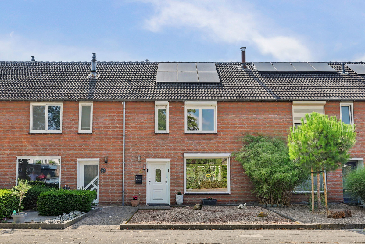 Tussenwoning te koop: Arthur van Schendellaan 6, Bladel