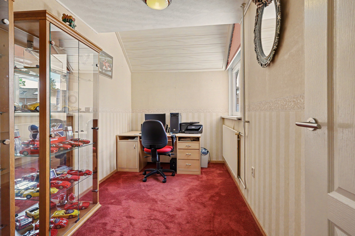 Tussenwoning te koop: Arthur van Schendellaan 6, Bladel