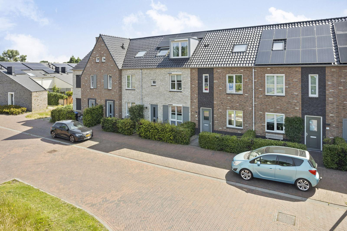 Tussenwoning te koop: Ploegschaar 9, Voorthuizen