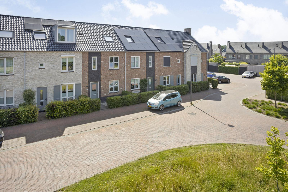 Tussenwoning te koop: Ploegschaar 9, Voorthuizen