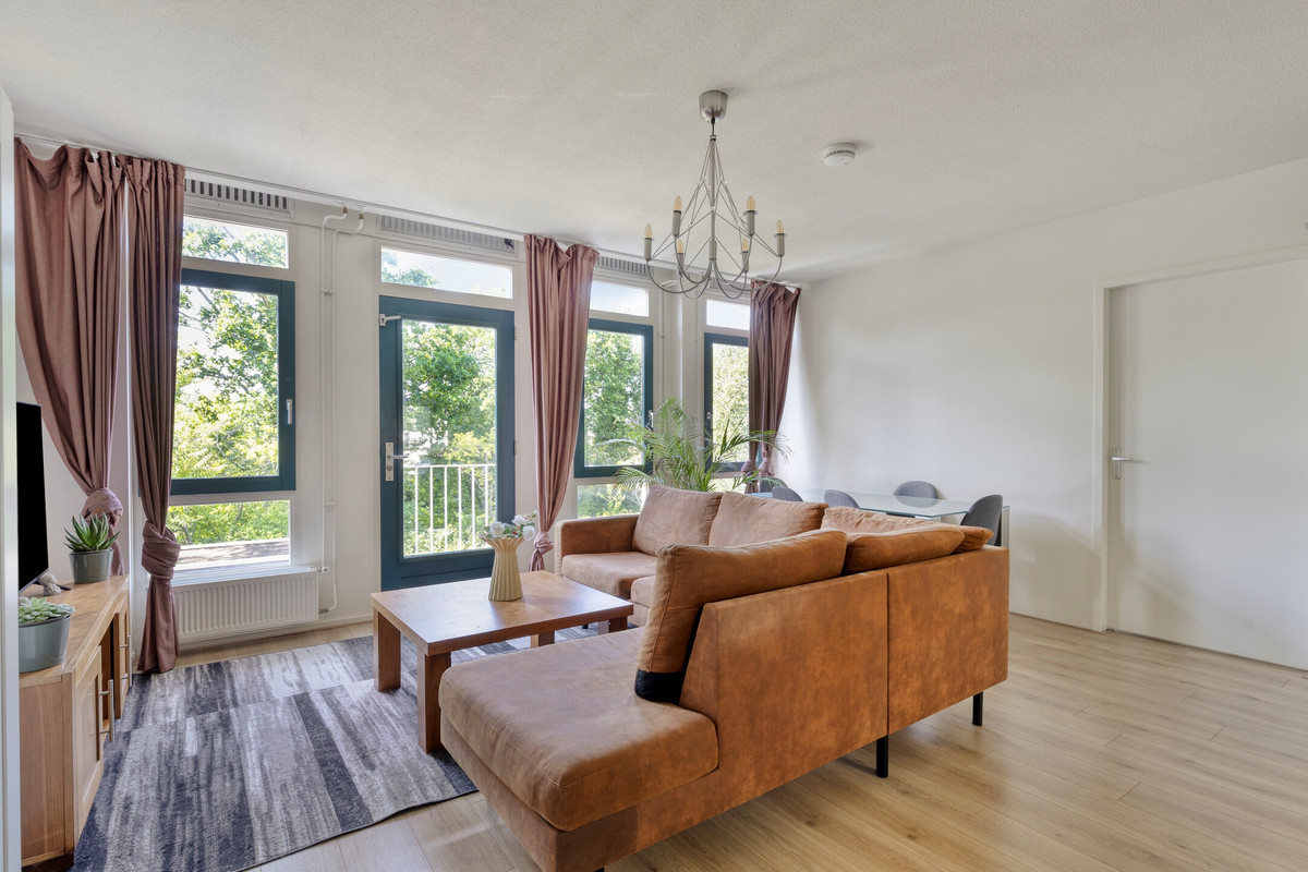 Appartement te koop: Pieter Van Damstraat 42F, Almere