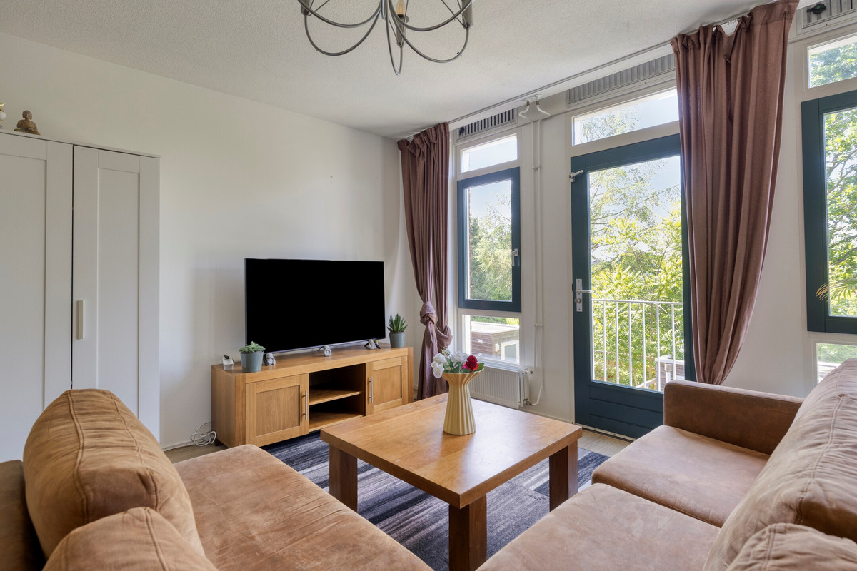 Appartement te koop: Pieter Van Damstraat 42F, Almere