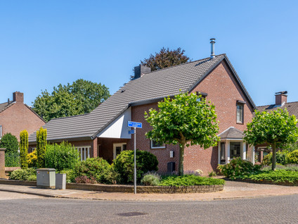 Drs J. Lebensstraat 16