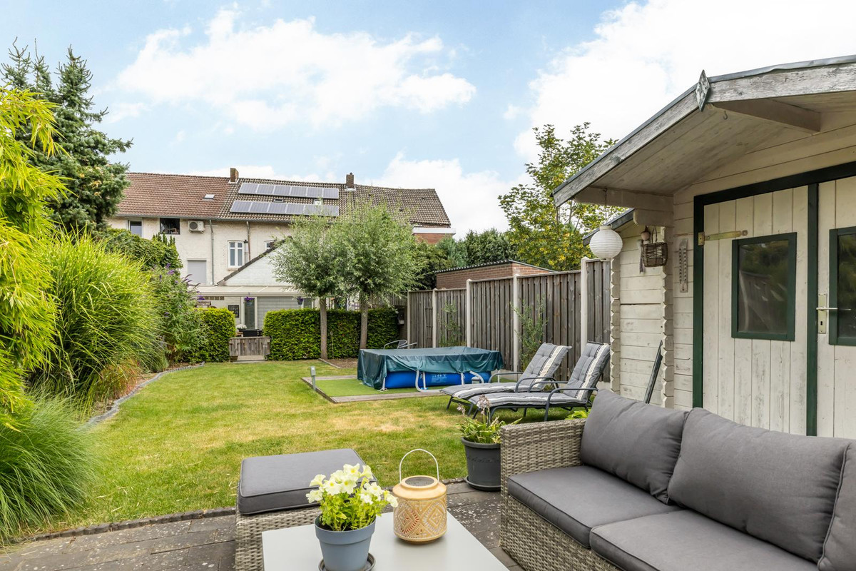 Tussenwoning te koop: Overbroekerstraat 25, Hoensbroek