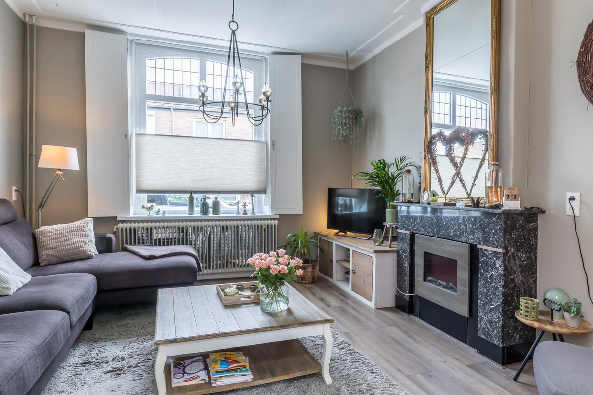Tussenwoning te koop: Overbroekerstraat 25, Hoensbroek