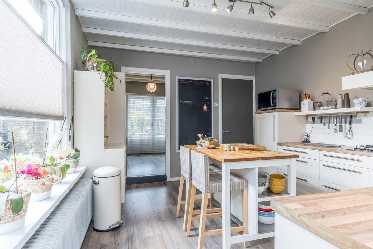Tussenwoning te koop: Overbroekerstraat 25, Hoensbroek