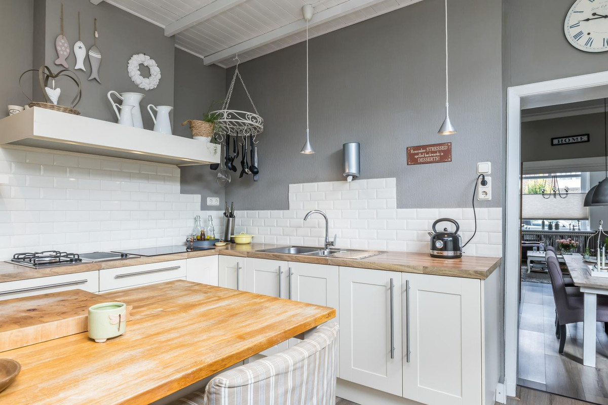 Tussenwoning te koop: Overbroekerstraat 25, Hoensbroek