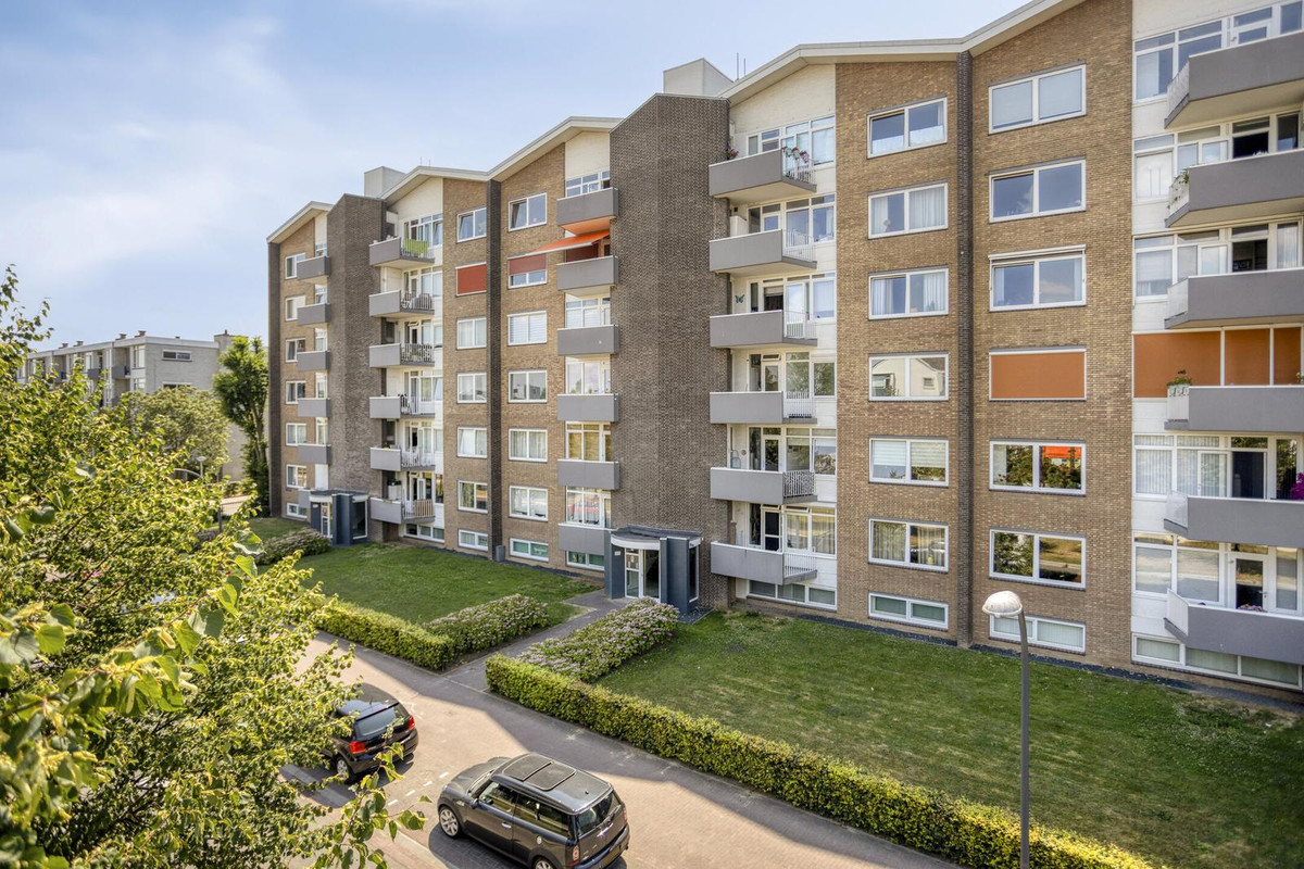 6-kamar apartemen seluas 100 m²