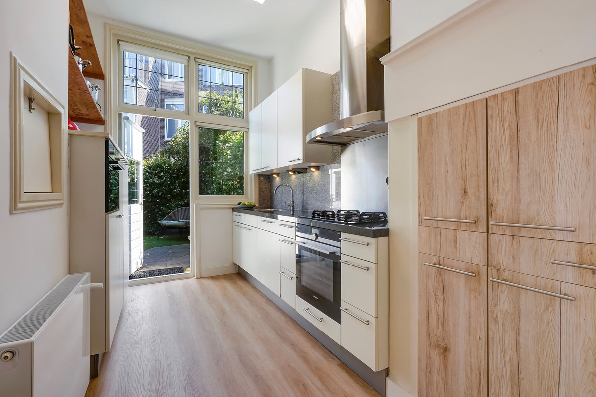 Tussenwoning te koop: Kranenburgweg 33, 'S-Gravenhage