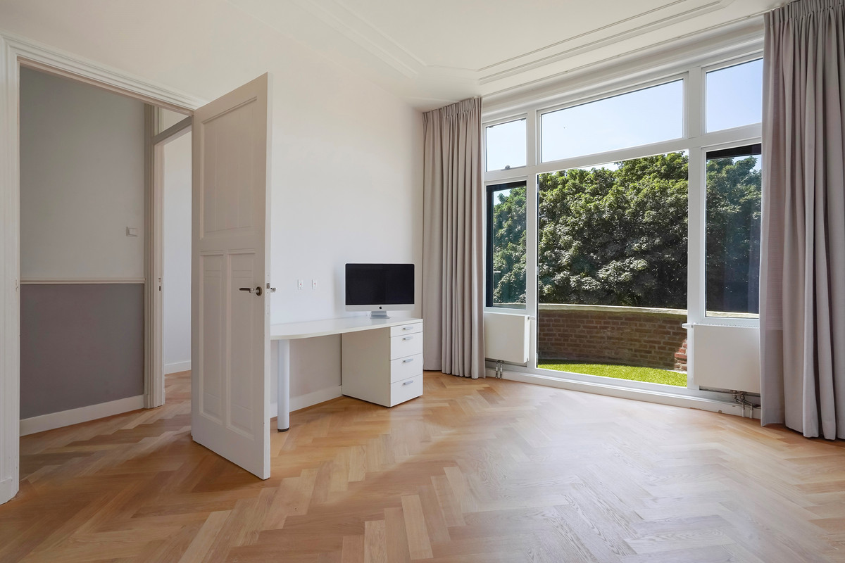 Tussenwoning te koop: Kranenburgweg 33, 'S-Gravenhage