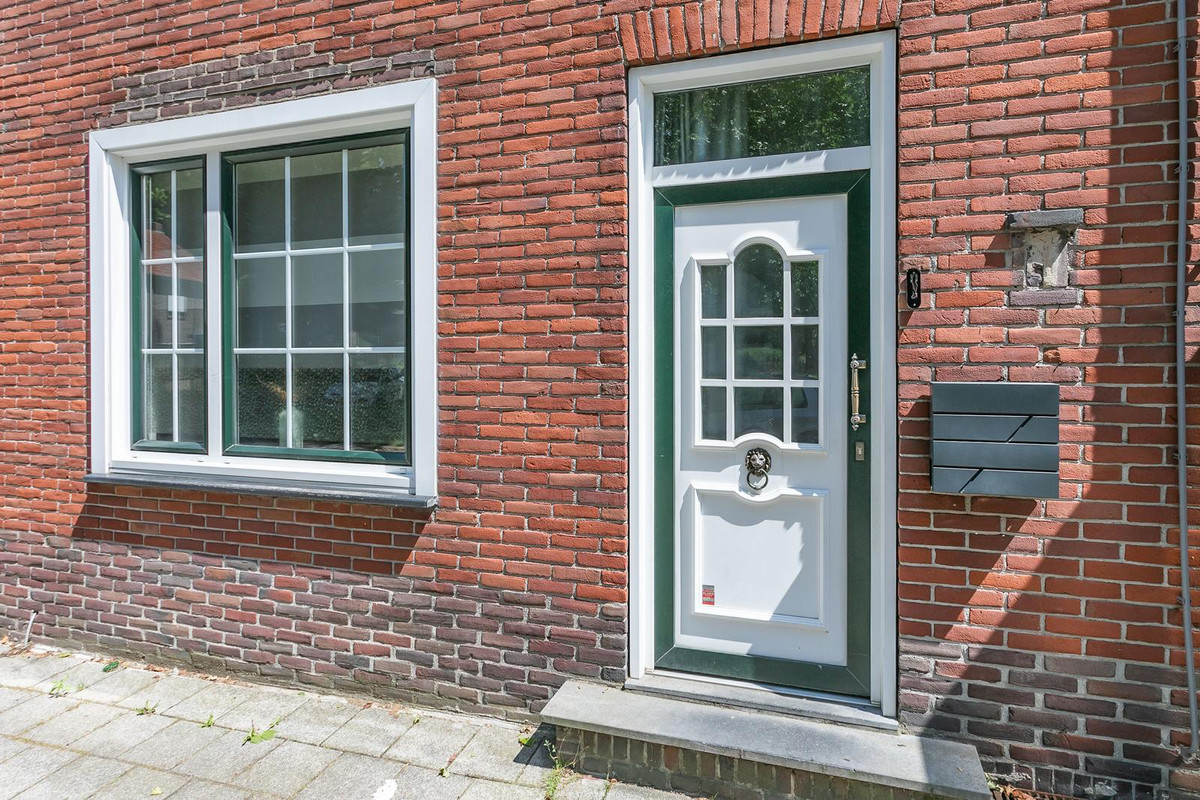 Tussenwoning te koop: Jonker Cluttstraat 51, Brunssum