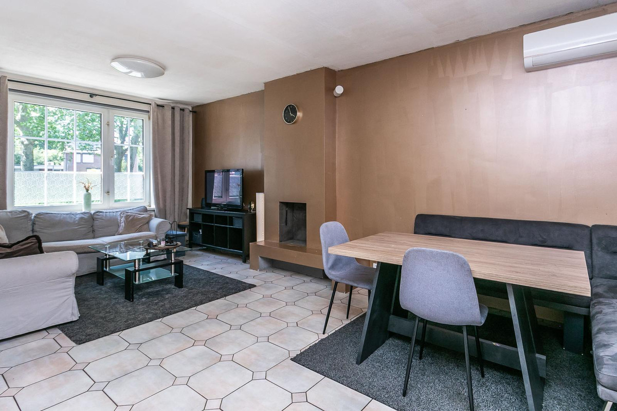 Tussenwoning te koop: Jonker Cluttstraat 51, Brunssum