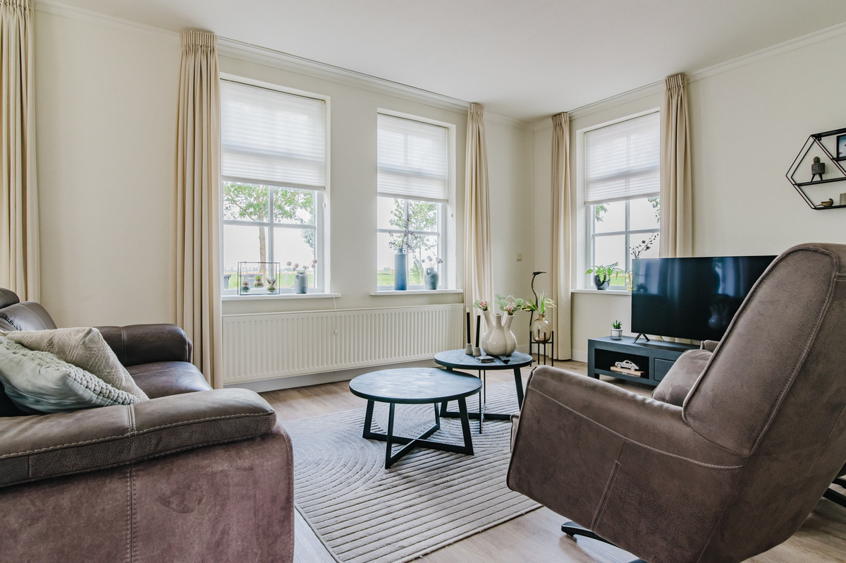 Vrijstaande woning te koop: Burgemeester van der Veenweg 18, Ossenzijl