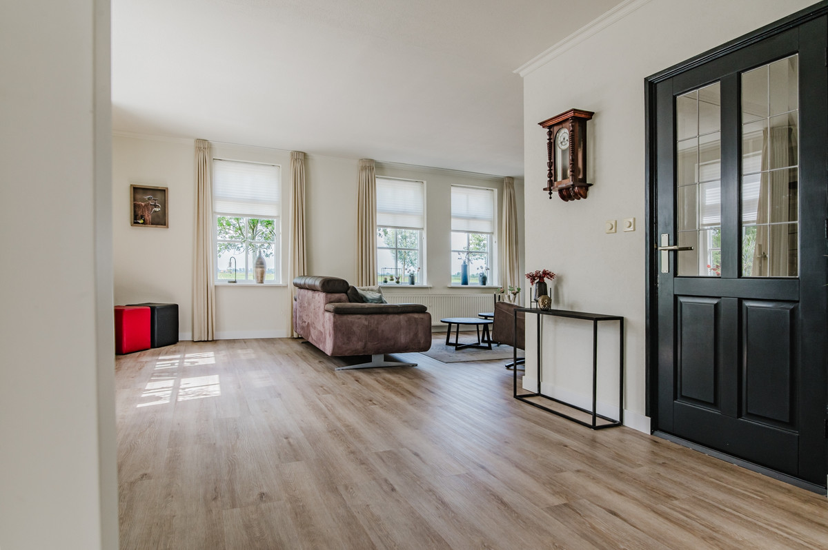 Vrijstaande woning te koop: Burgemeester van der Veenweg 18, Ossenzijl
