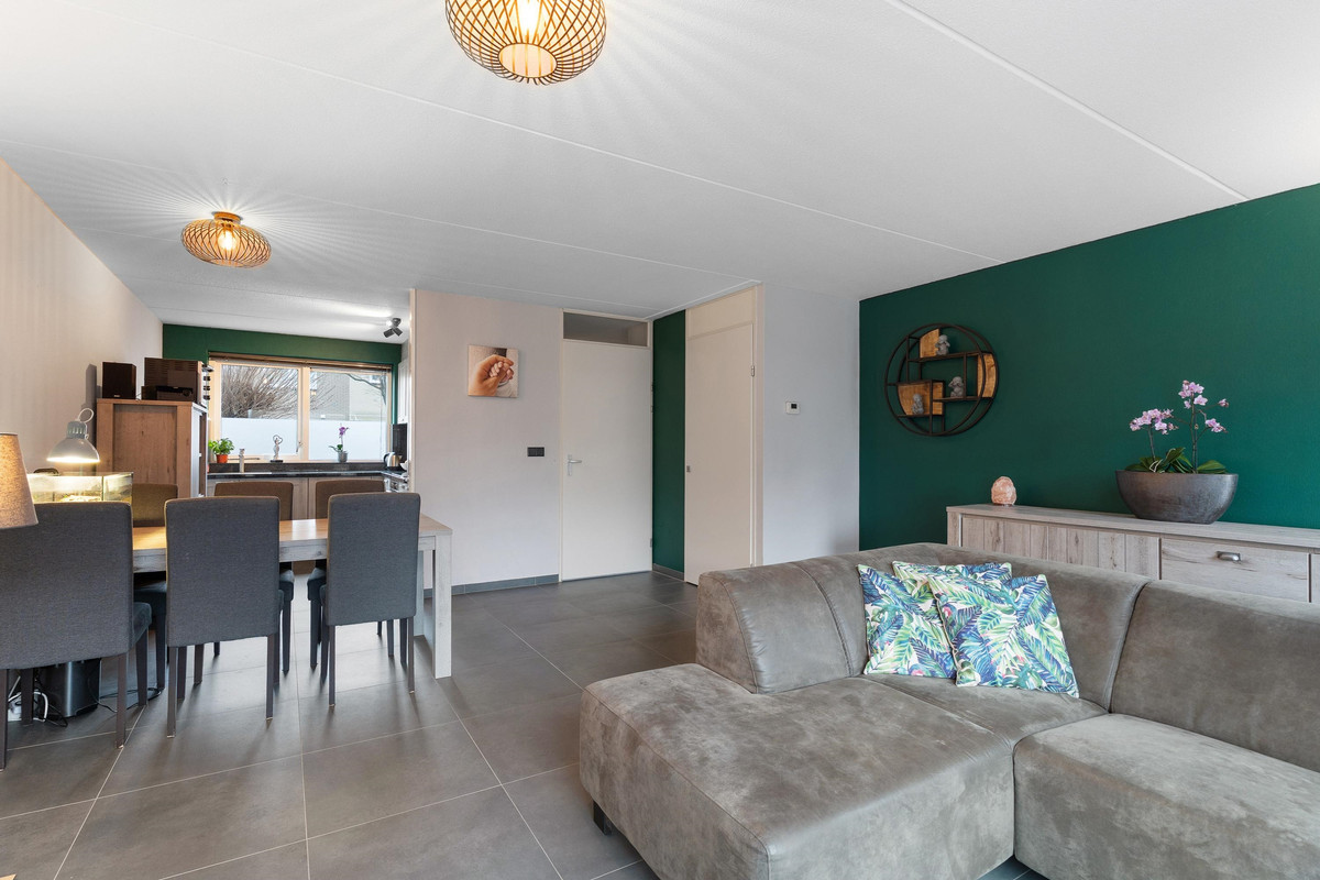 Hoekwoning te koop: Swingstraat 2, Almere