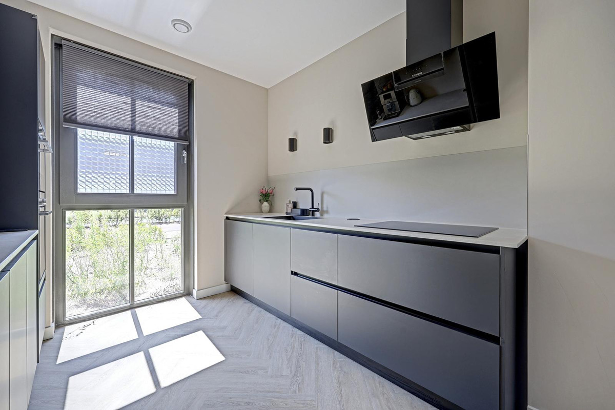 Tussenwoning te koop: Elementenweg 88, Spijkenisse