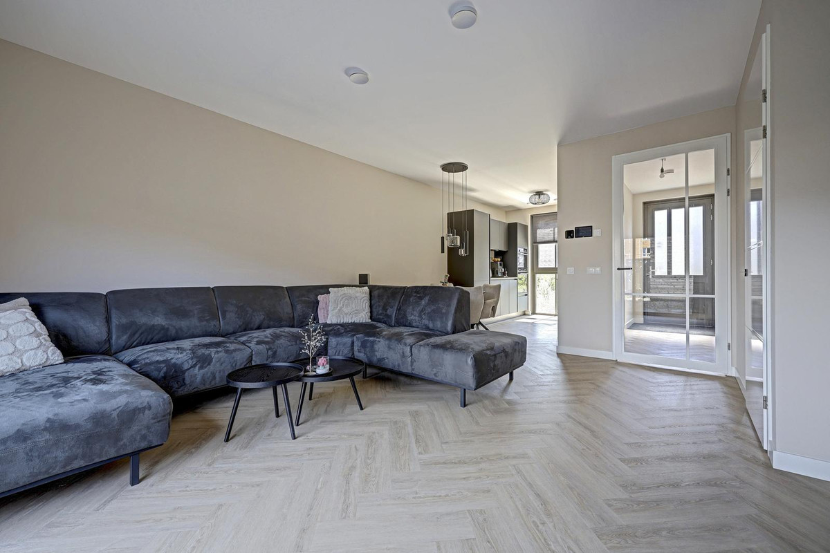 Tussenwoning te koop: Elementenweg 88, Spijkenisse