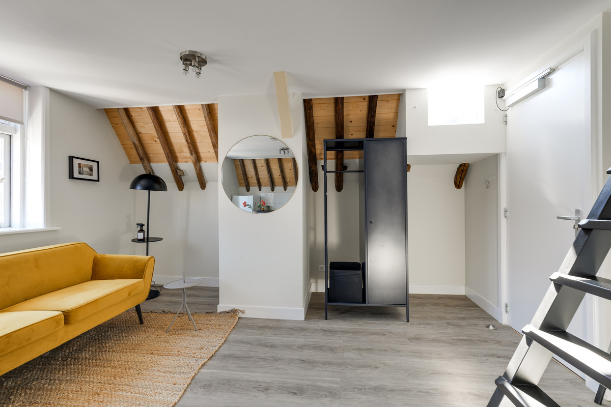 Studio te koop: Apothekersdijk 12D, Leiden