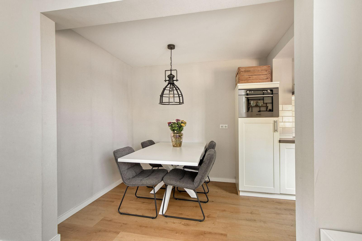 Tussenwoning te koop: Tulpenstraat 3, Rozenburg