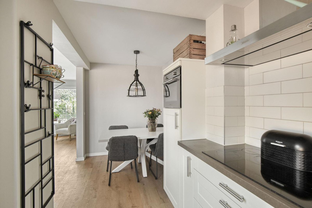Tussenwoning te koop: Tulpenstraat 3, Rozenburg