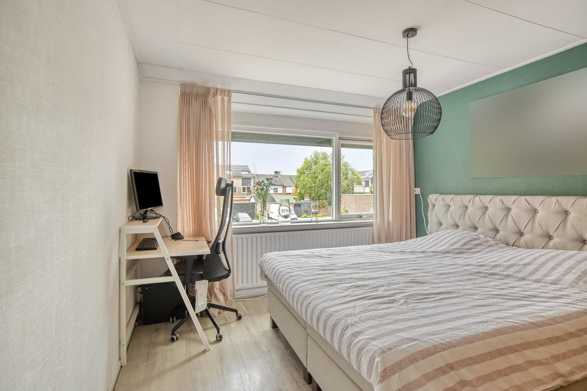 Tussenwoning te koop: Tulpenstraat 3, Rozenburg
