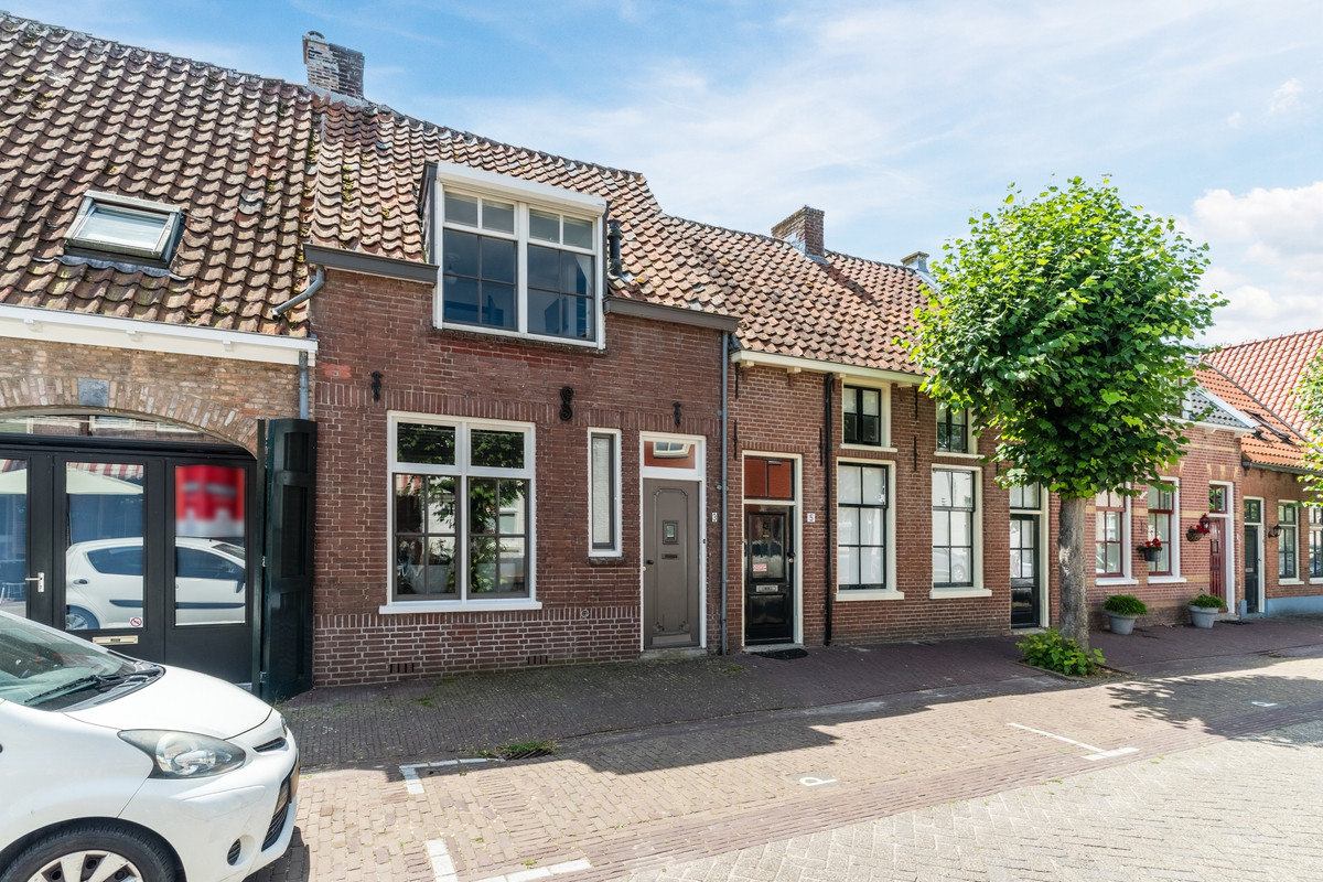 Tussenwoning te koop: Bagijnestraat 3, Woudrichem