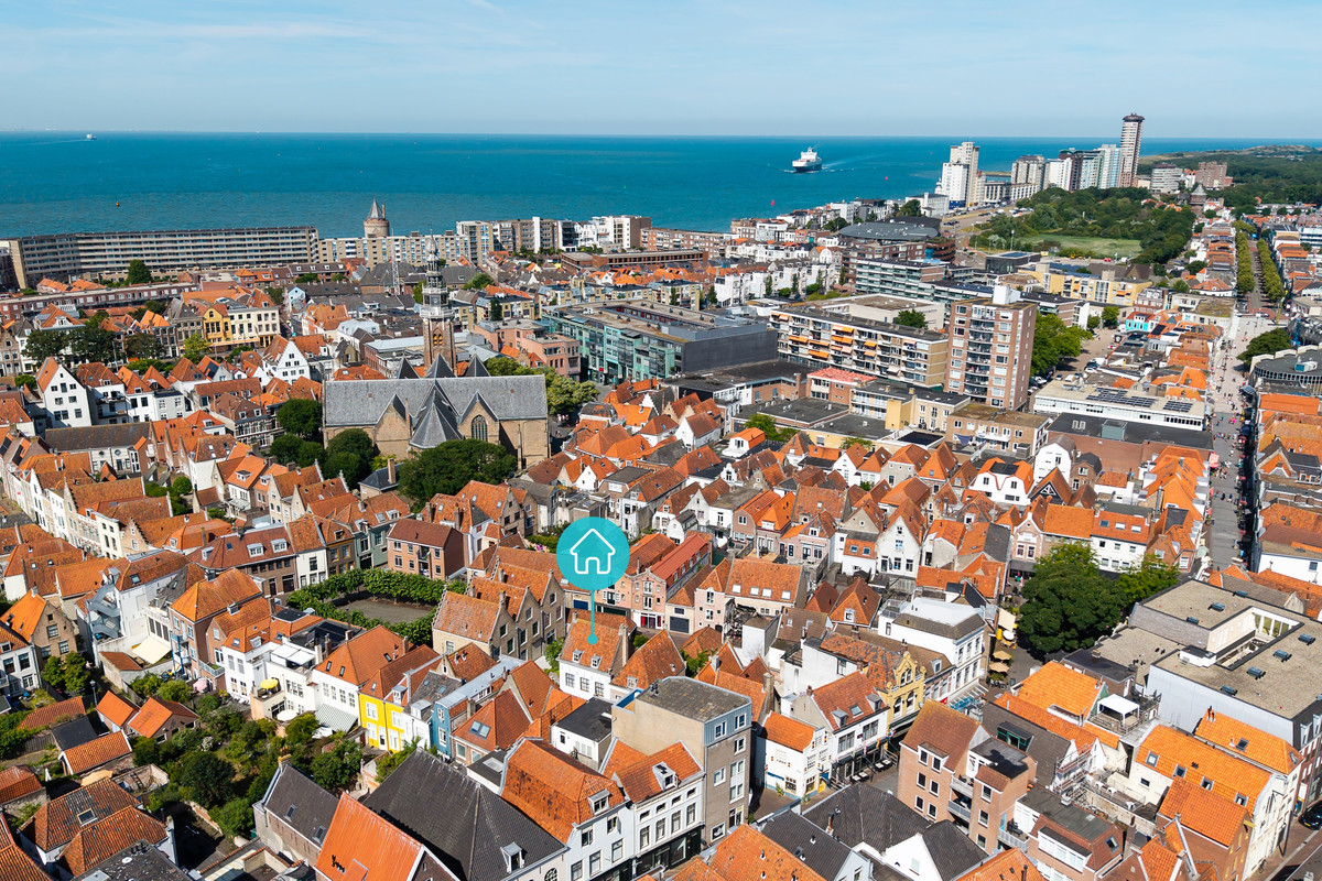 Twee-onder-één-kap te koop: Groenewoud 73, Vlissingen