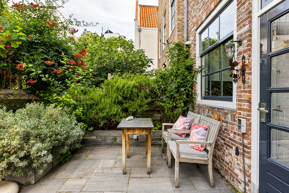 Twee-onder-één-kap te koop: Groenewoud 73, Vlissingen