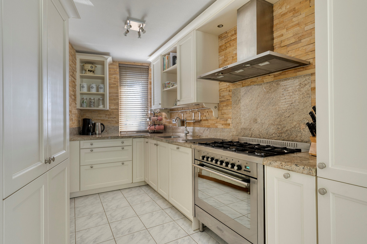 Tussenwoning te koop: Hendrik Marsmanplein 23, Gorinchem