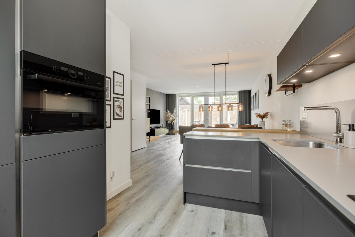Tussenwoning te koop: Esperloop 5, Heesch