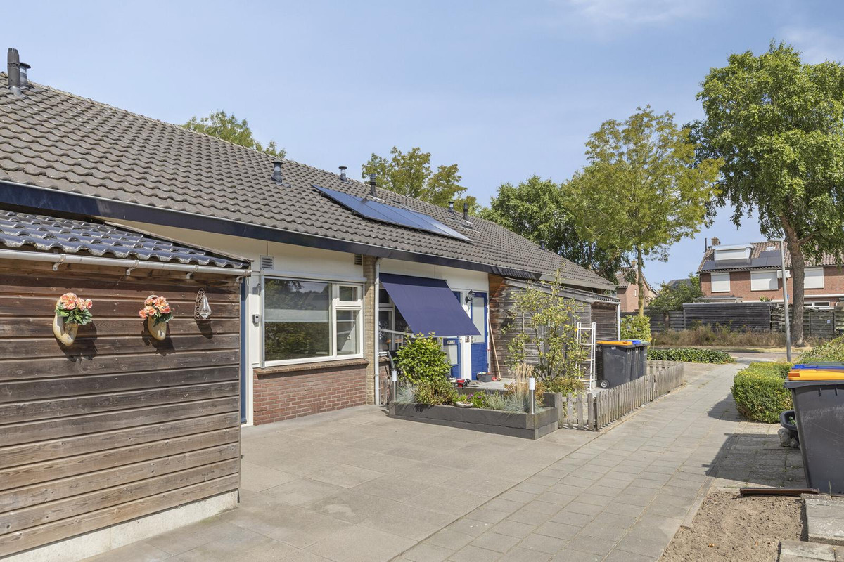 Tussenwoning te koop: Forsythialaan 54, Winterswijk