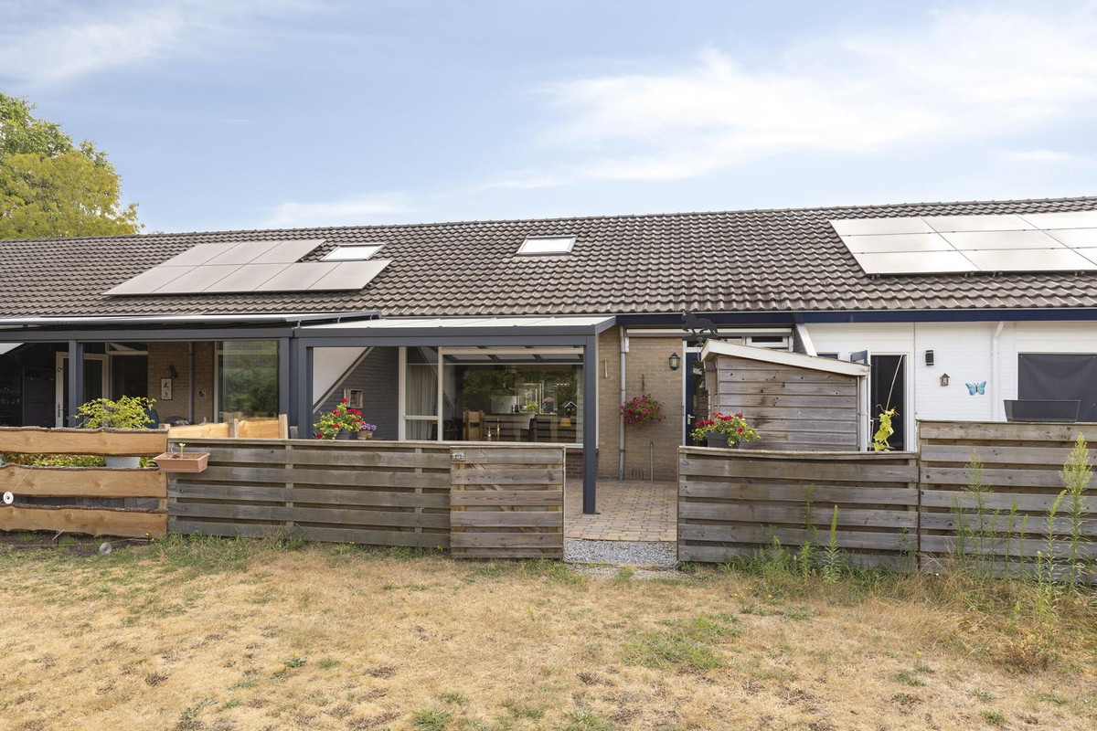 Tussenwoning te koop: Forsythialaan 54, Winterswijk