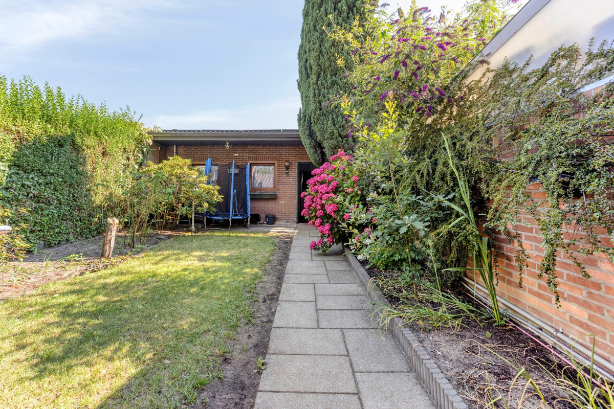Tussenwoning te koop: De Coubertinlaan 51, Waalwijk