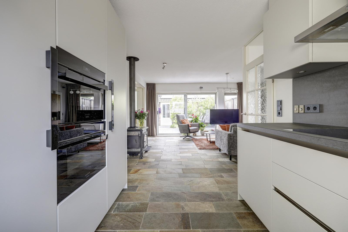 Hoekwoning te koop: Wilhelmina Hofman-Pootstraat 56, Spijkenisse