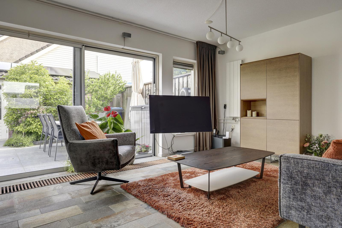 Hoekwoning te koop: Wilhelmina Hofman-Pootstraat 56, Spijkenisse