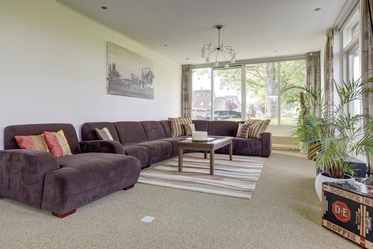 Hoekwoning te koop: Wilhelmina Hofman-Pootstraat 56, Spijkenisse