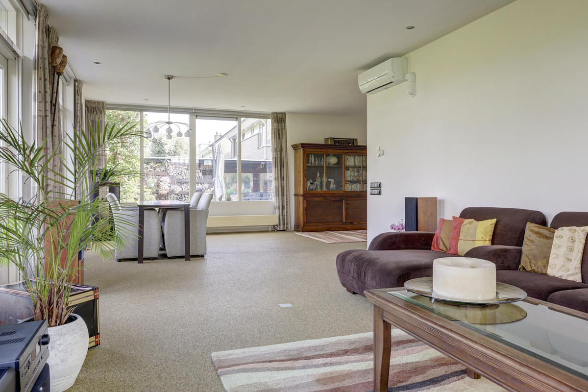 Hoekwoning te koop: Wilhelmina Hofman-Pootstraat 56, Spijkenisse
