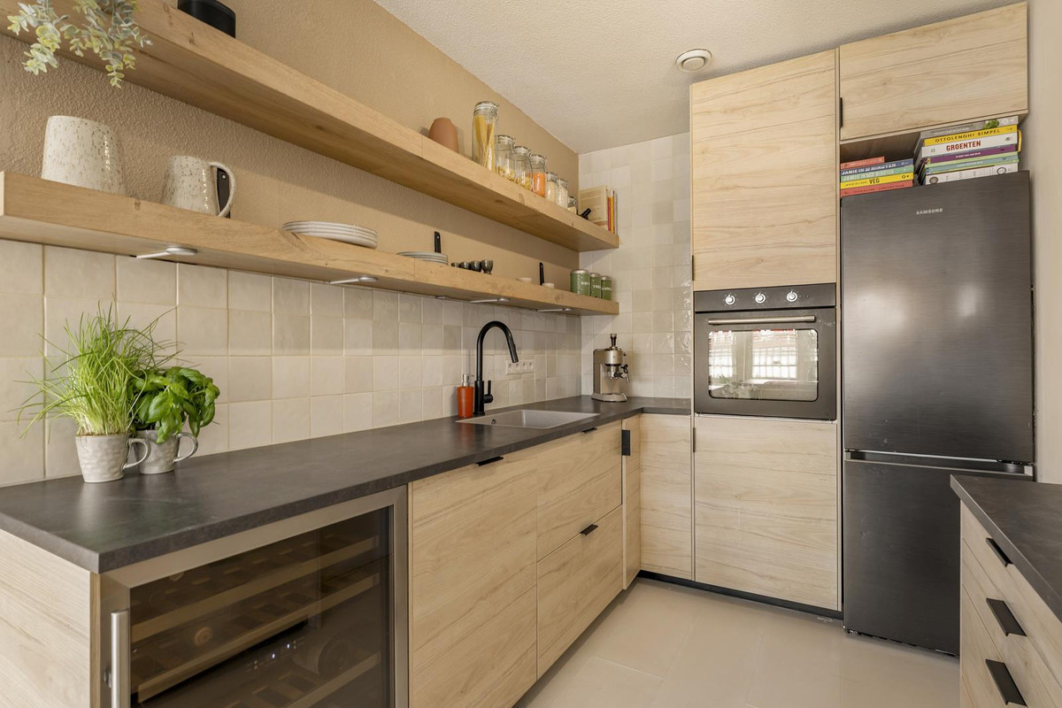 Appartement te koop: Bos en Lommerplein 82, Amsterdam