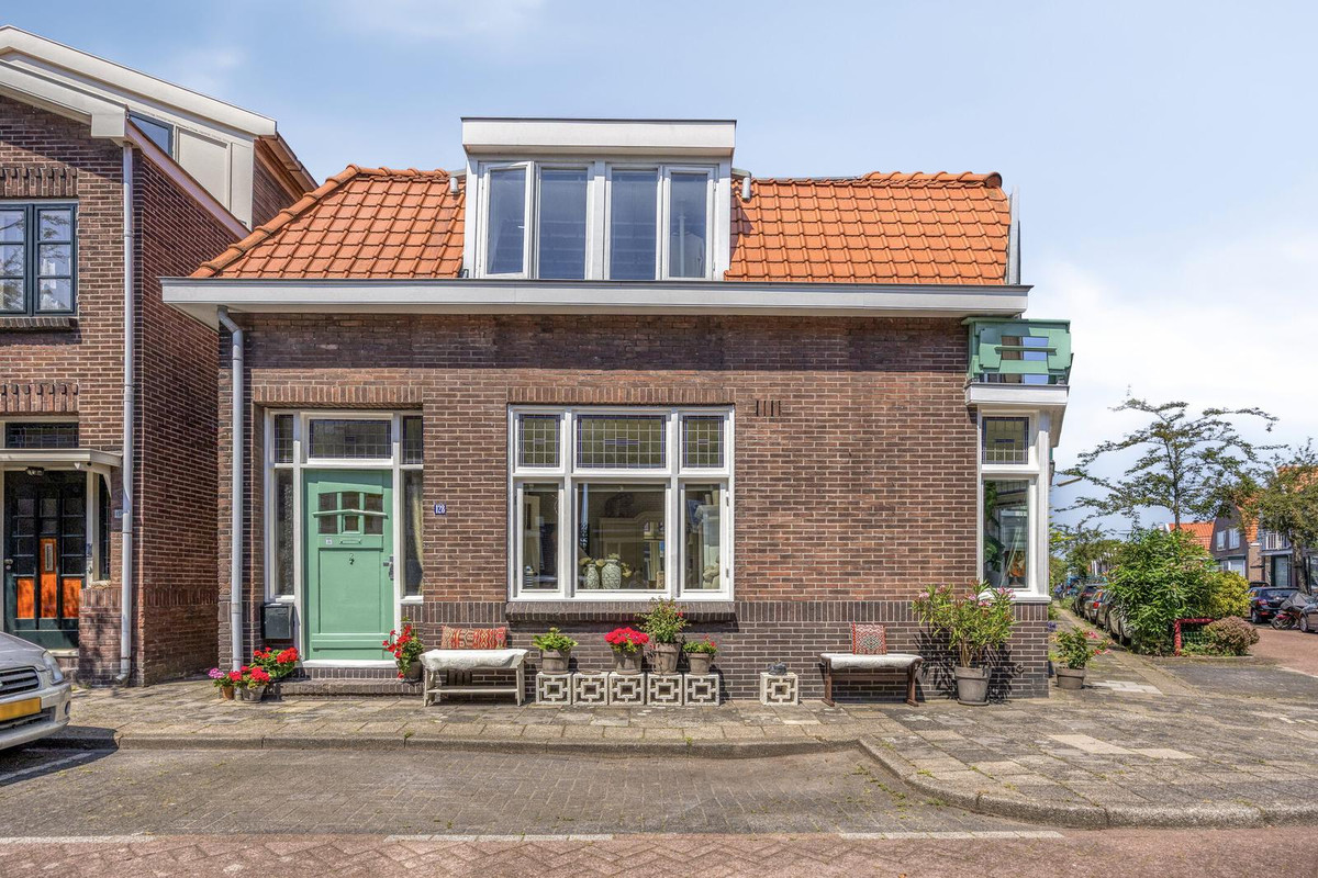 Hoekwoning te koop: Prins Hendrikstraat 128, Zaandam