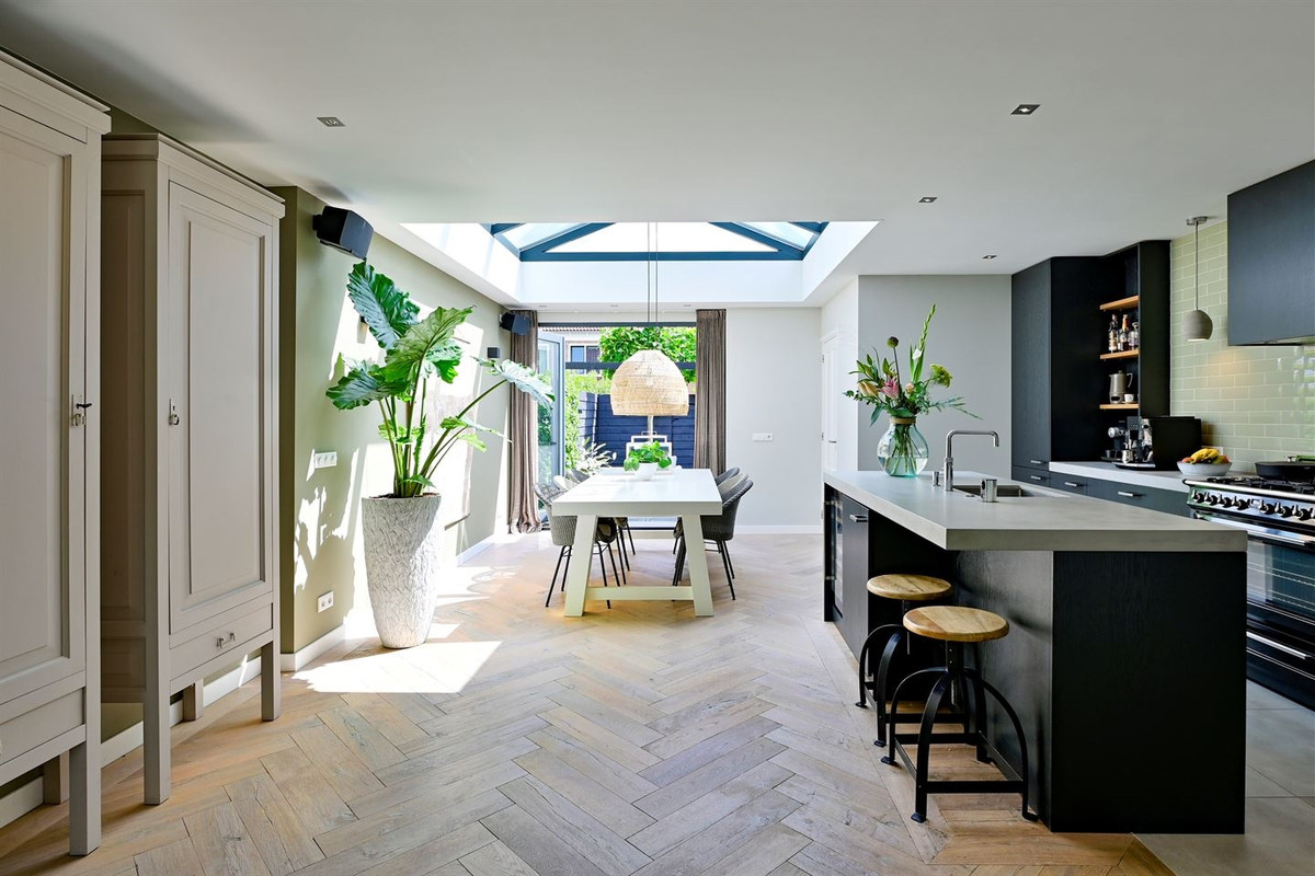 Tussenwoning te koop: Julianaplein 12, Hoorn