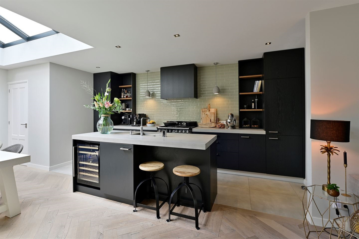 Tussenwoning te koop: Julianaplein 12, Hoorn