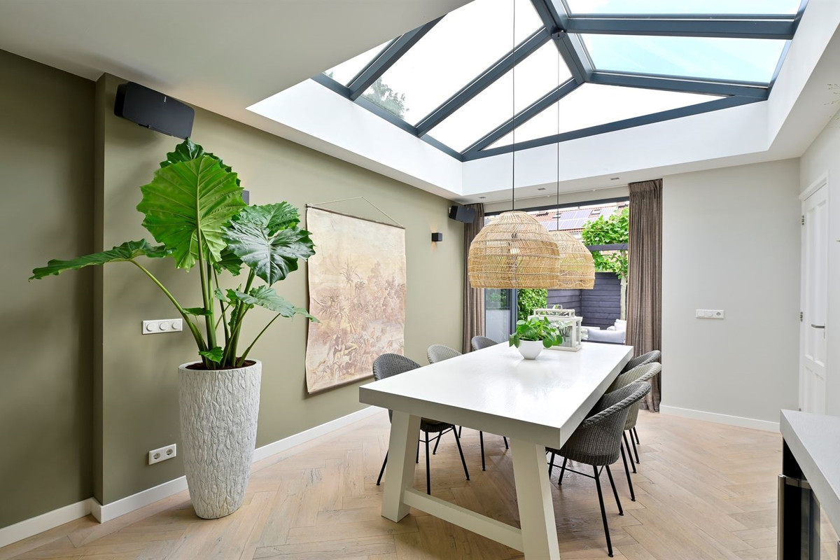 Tussenwoning te koop: Julianaplein 12, Hoorn